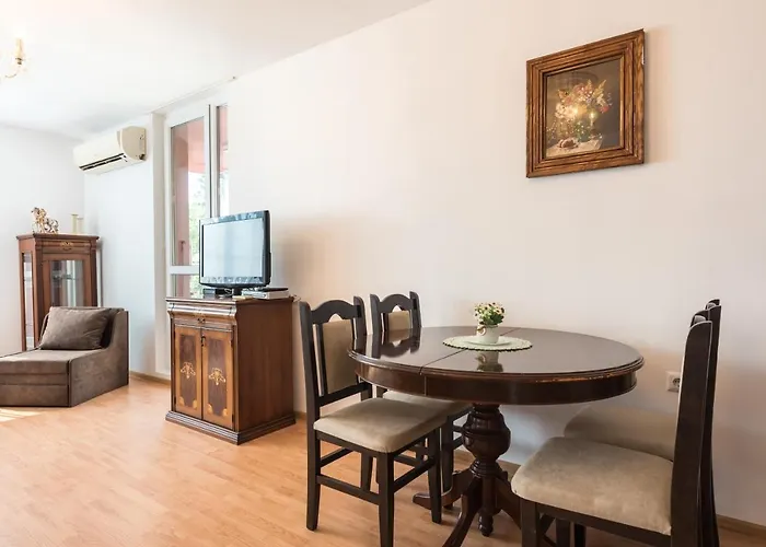 Unique With Pool And Sauna 瓦爾納