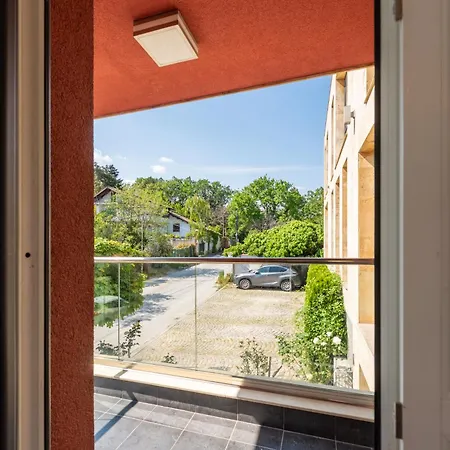 Unique With Pool And Sauna Appartement Varna