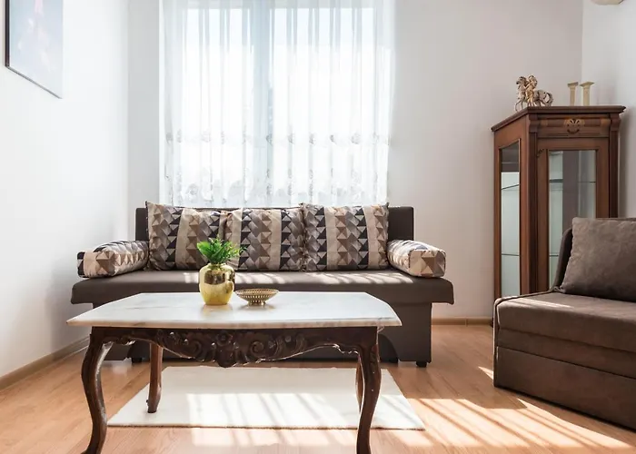 Unique With Pool And Sauna 아파트 바르나