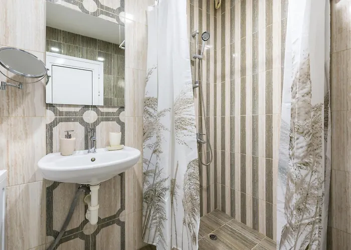 Unique With Pool And Sauna * 바르나